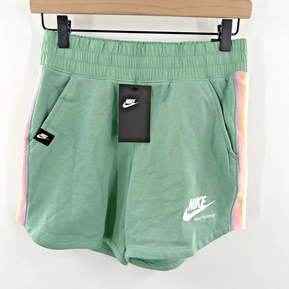 Nike‎ Sportswear Girls Heritage Shorts Jade Medium NWT Running Athletic